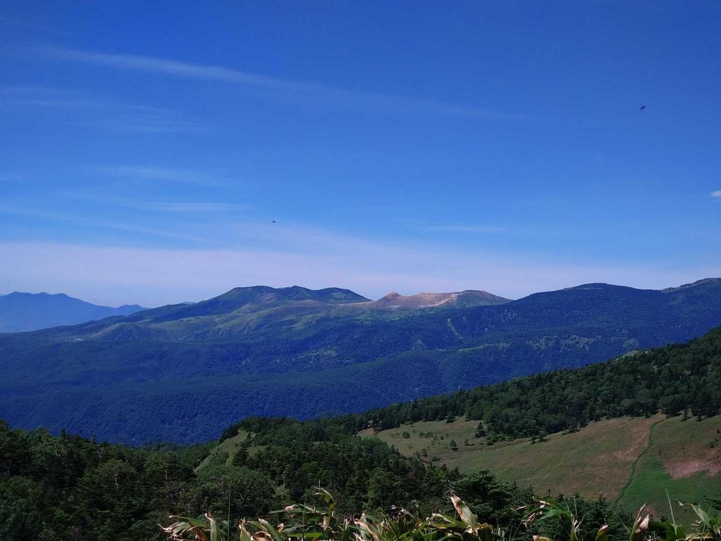 茶色の山は　草津白根だと出会った方に
教えていただきました✨