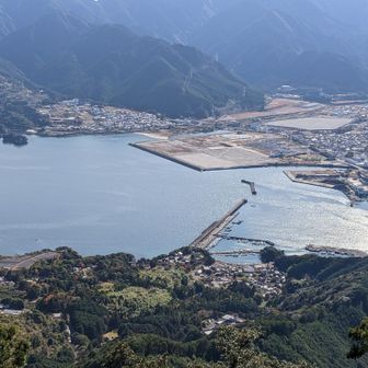 尾鷲湾の港町