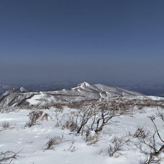 経塚山山頂から駒ヶ岳。
