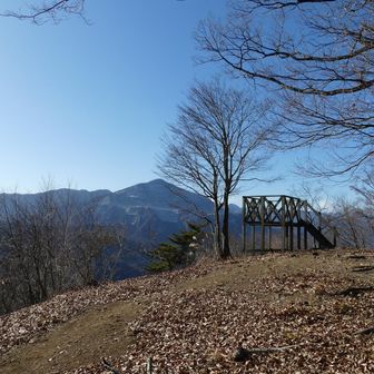 あっという間に山頂　展望台がありますね