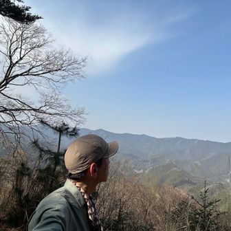 次はあちらの稜線にいきたいものです。
向こうのお山がいつも良く見えてしまう。モチベーションが上がり続けます。これが沼？💦
