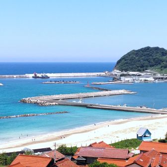 👀人出チラホラ　　　　　　　　　　
🦵　　　　　　　　　　　
石段近くで4，5人Gr下山姿👀