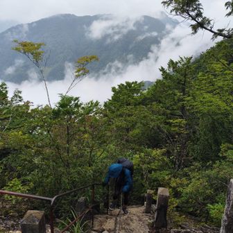 雨が降ってきたので下山します🏃💨