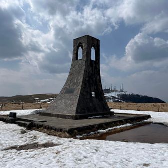元々は霧が出たとき鐘を鳴らして場所を知らせる