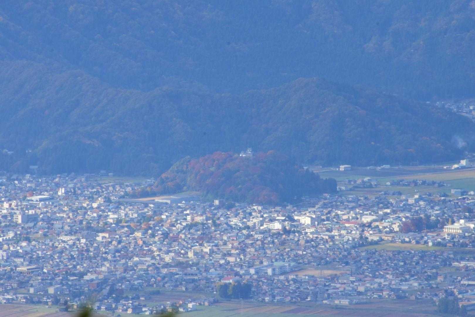 亀山！