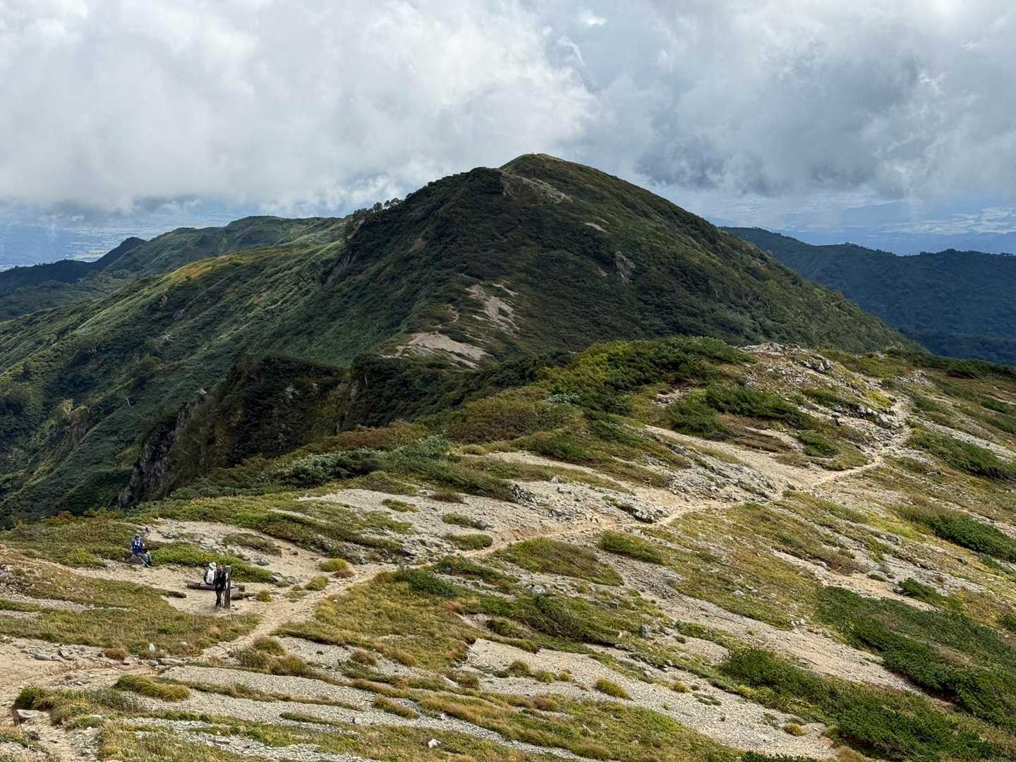 飯豊山神社-草履塚-三国岳-剣ヶ峰-横峰-御沢登山口 縦走コースの写真