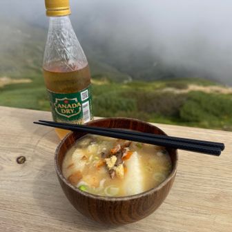 力汁
にんにくもトッピングしました。