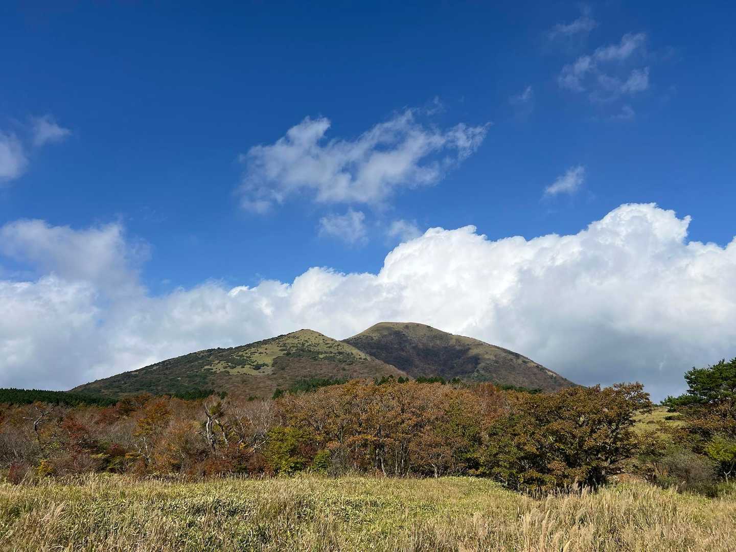 みそこぶし山への草原についてもこの天気
女岳、涌蓋山