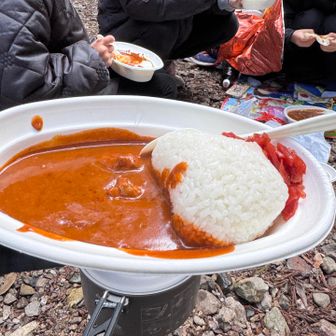 最高のビジュ🍛
外で食べるだけで何故何割増しにも美味しいのか🤤
