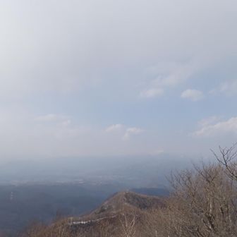 絶景スポットへ
武尊山？がかすかに見えた。