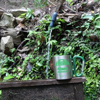 濱家（なぜか呼び捨て）も黒谷さんも飲んでいた湧き水
登りでも飲んだけど下りでも一口
生水はよした方がいいのだろうけど、ここは上に施設もないから大丈夫だろうとタカをくくる

ボトルに入れて持ち帰り、今日の炊飯に使ってみる
（心なしか、いつもよりもご飯に甘みがある気がした）

