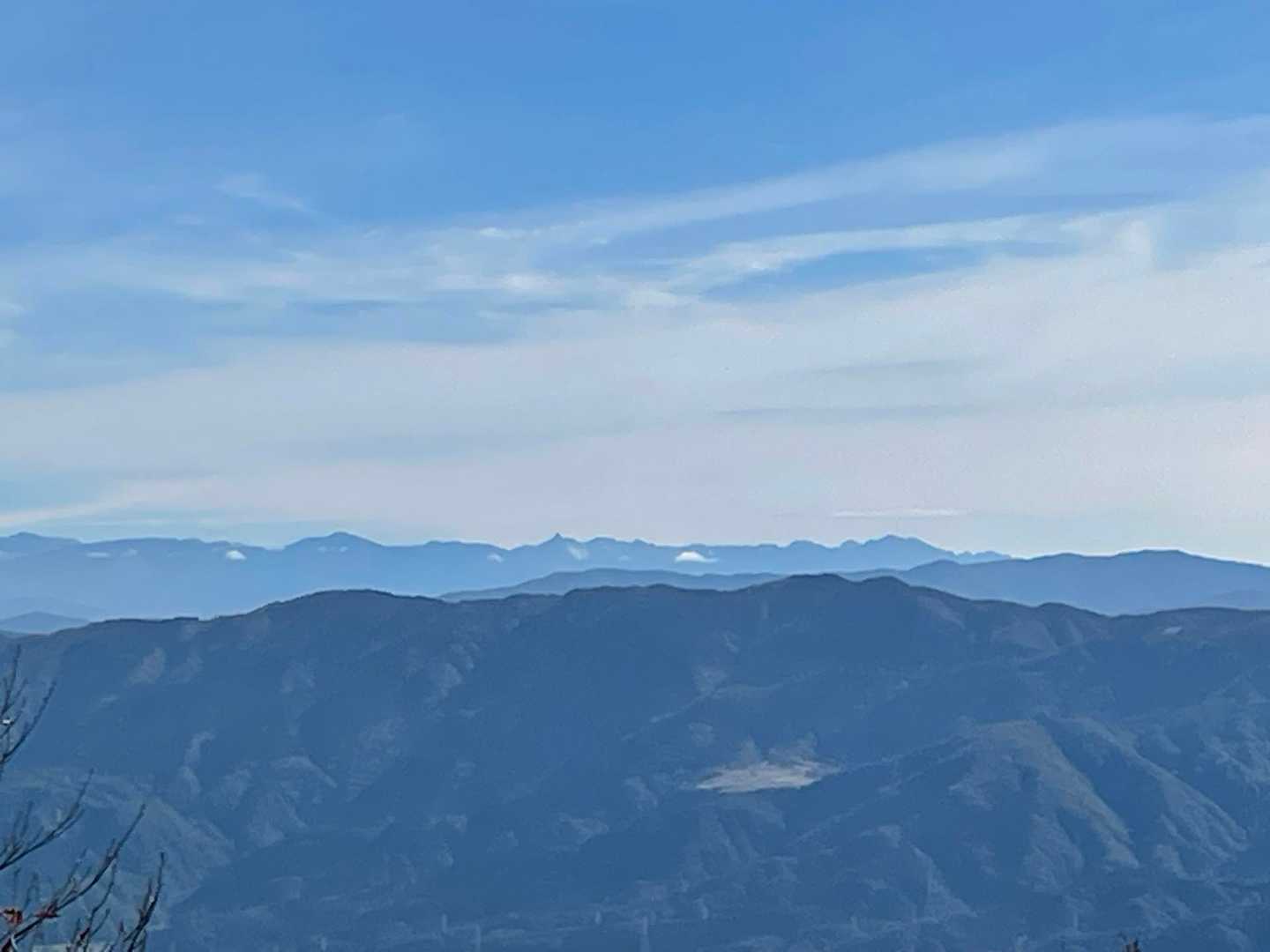 山頂の展望台に登ったら….槍ヶ岳などのアルプスの山々が見えるね🤩
展望台に登っている間に…しろべっちが400座目の記念バルーンを準備してくれてました😍