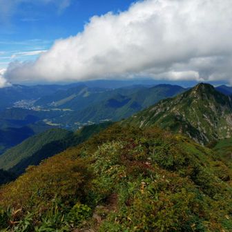 計画では大源太山の方へ行ってぐるっとしようとか考えていたけど、いつものように朝起きれず、スタートが遅れたので割愛。
もうちょっと早起きすればあと２山、３山行けるんですけどね…