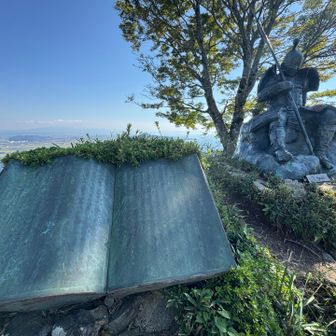 賤ヶ岳の合戦で疲弊した兵士の像