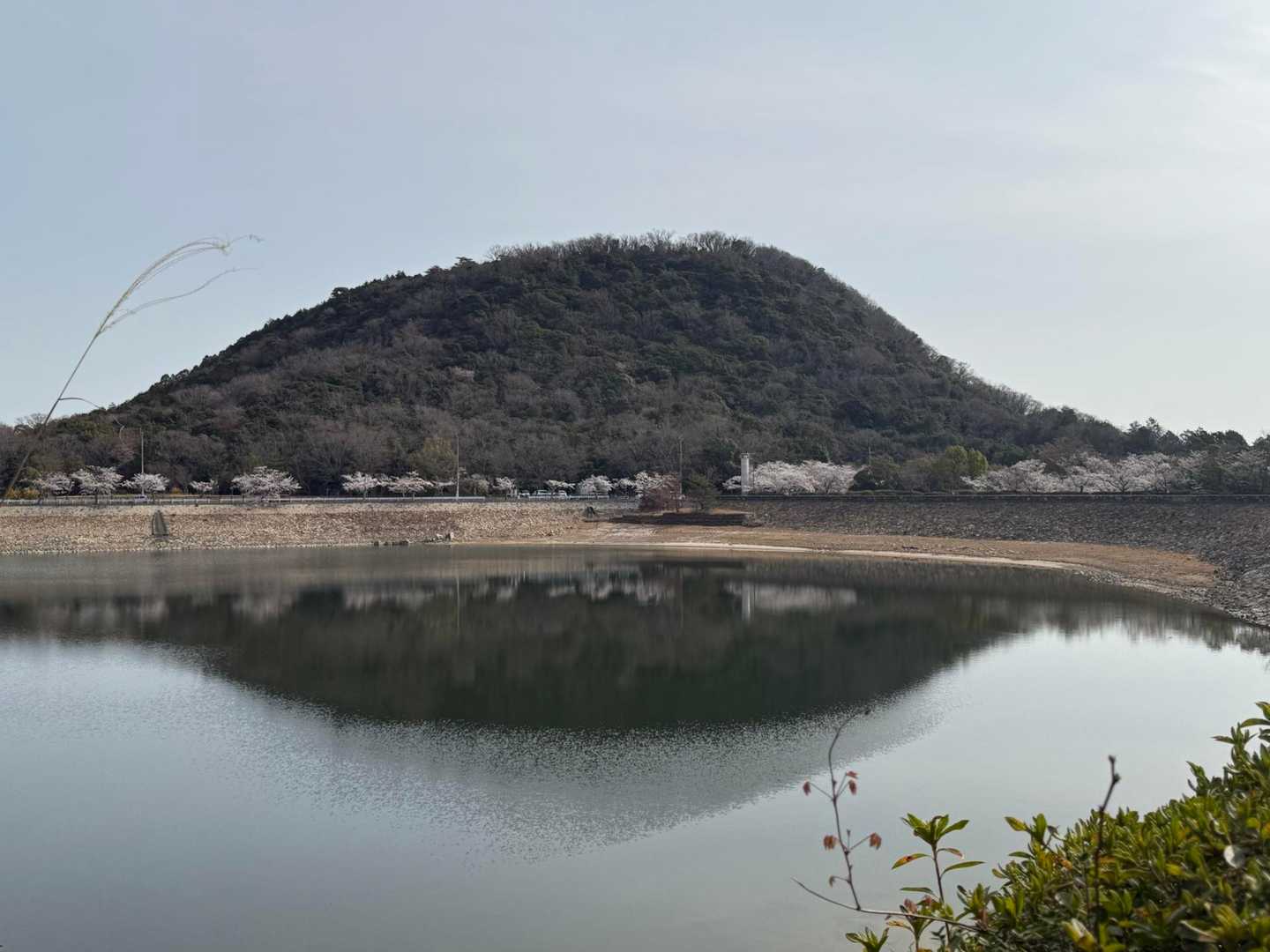 逆さ甲山