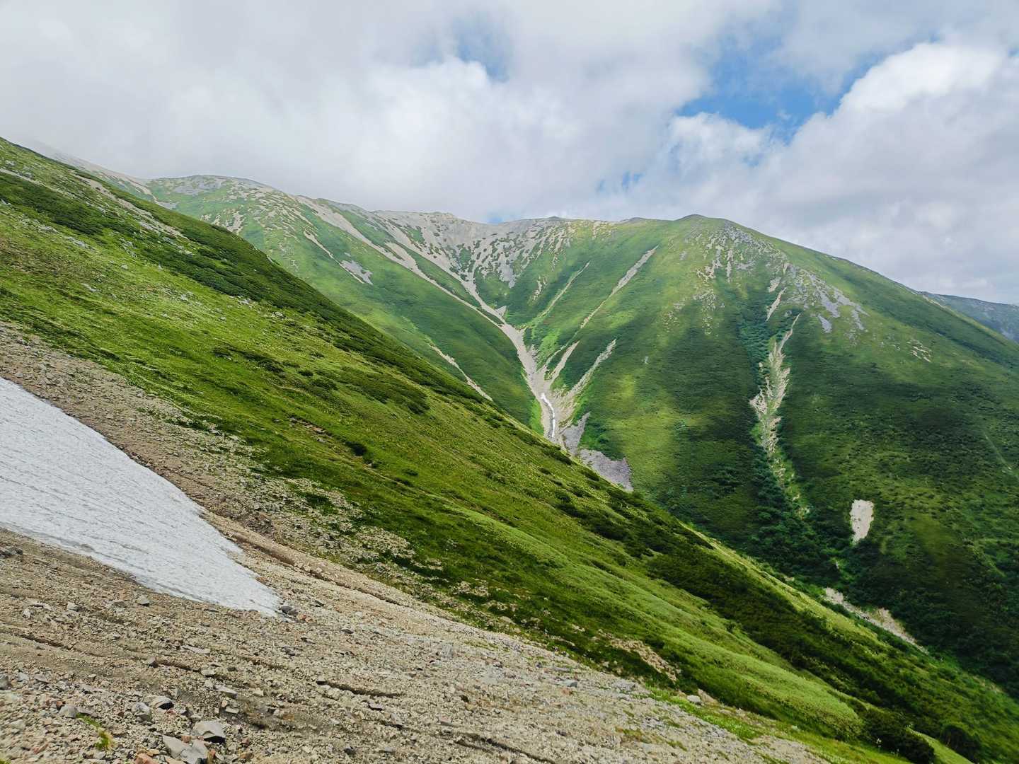 見事な山容