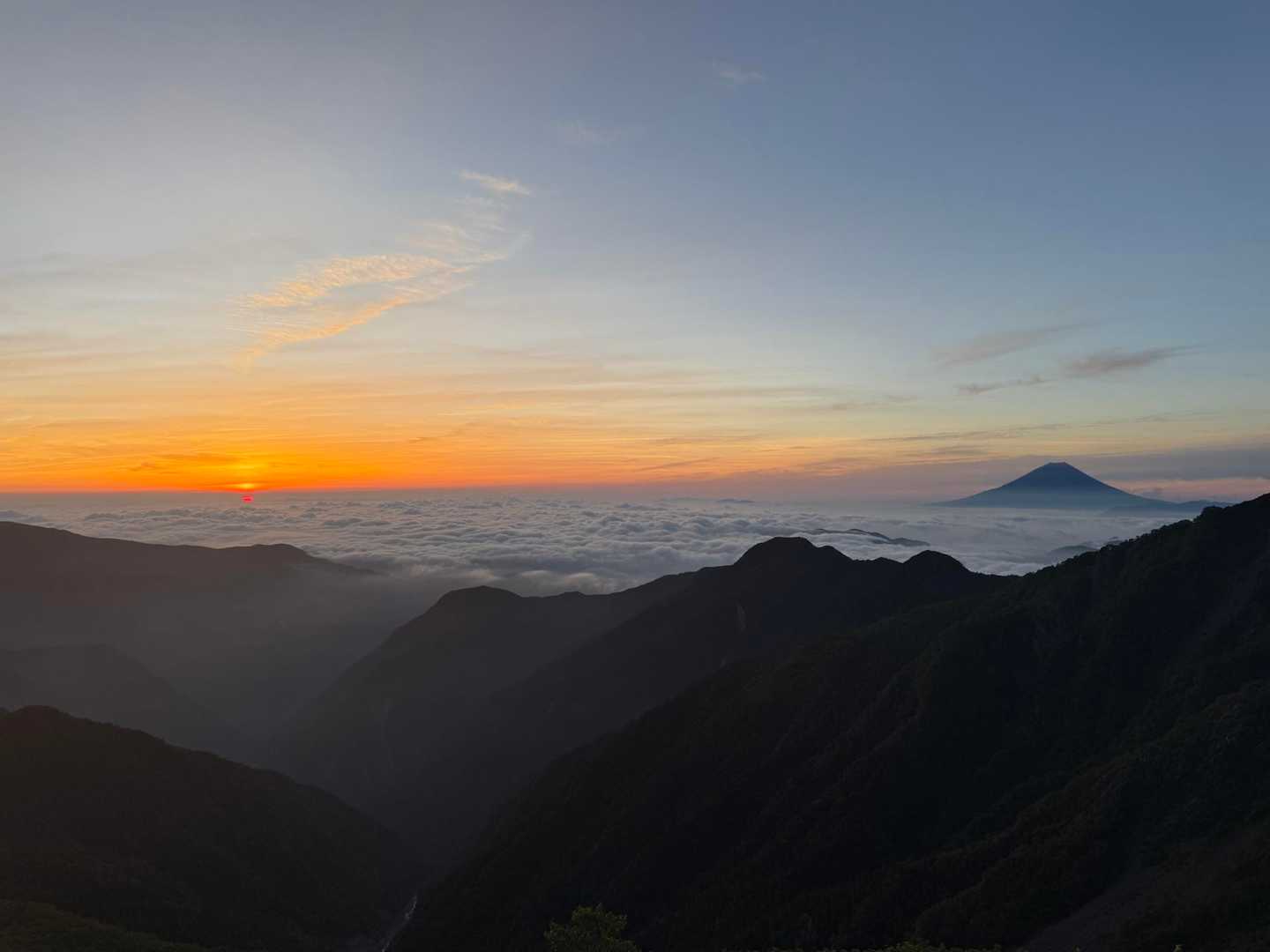 農鳥岳-農鳥岳-大門沢登山道入口-奈良田バス停 縦走コースの写真