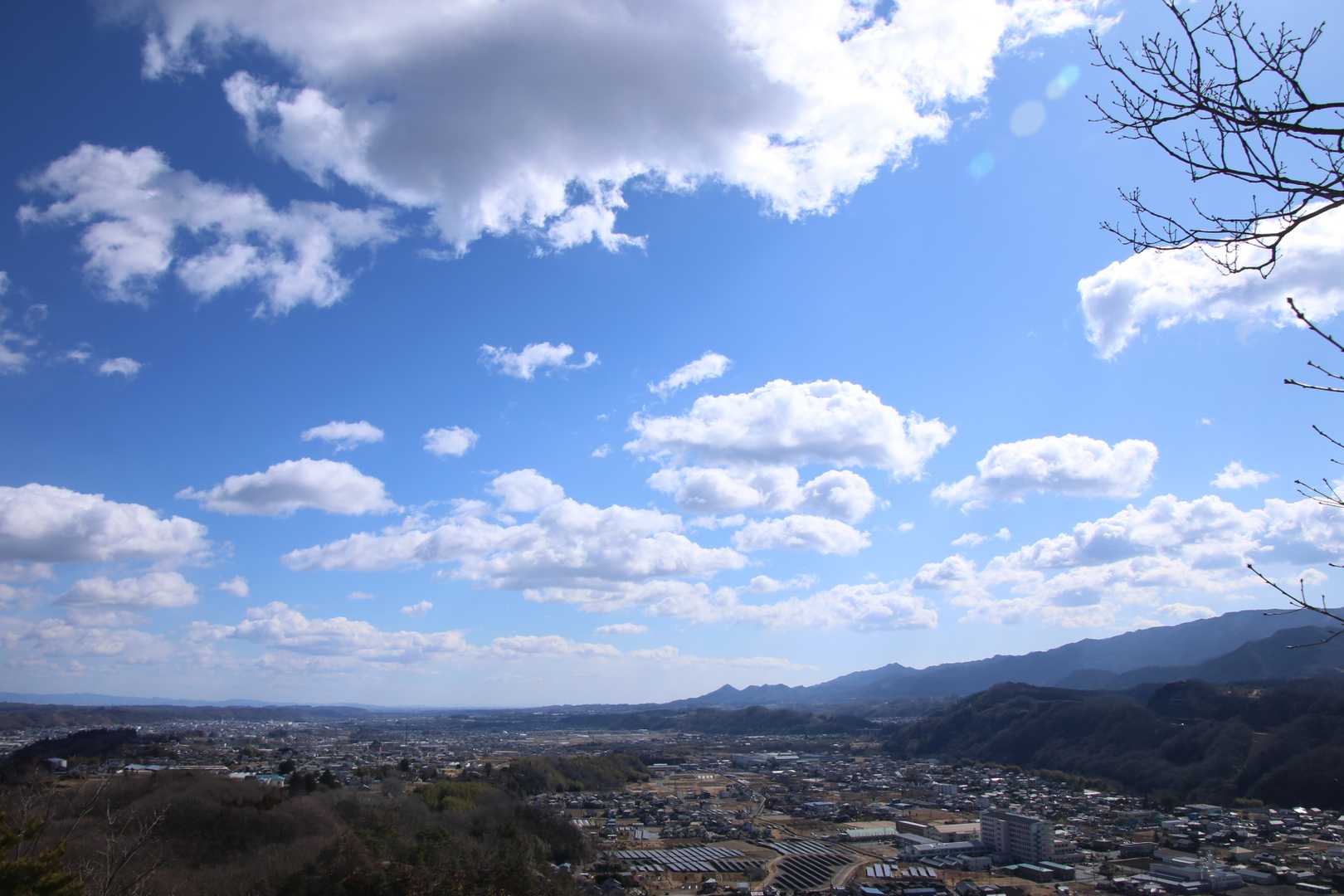 今日は筑波山、うっすらと見えていました