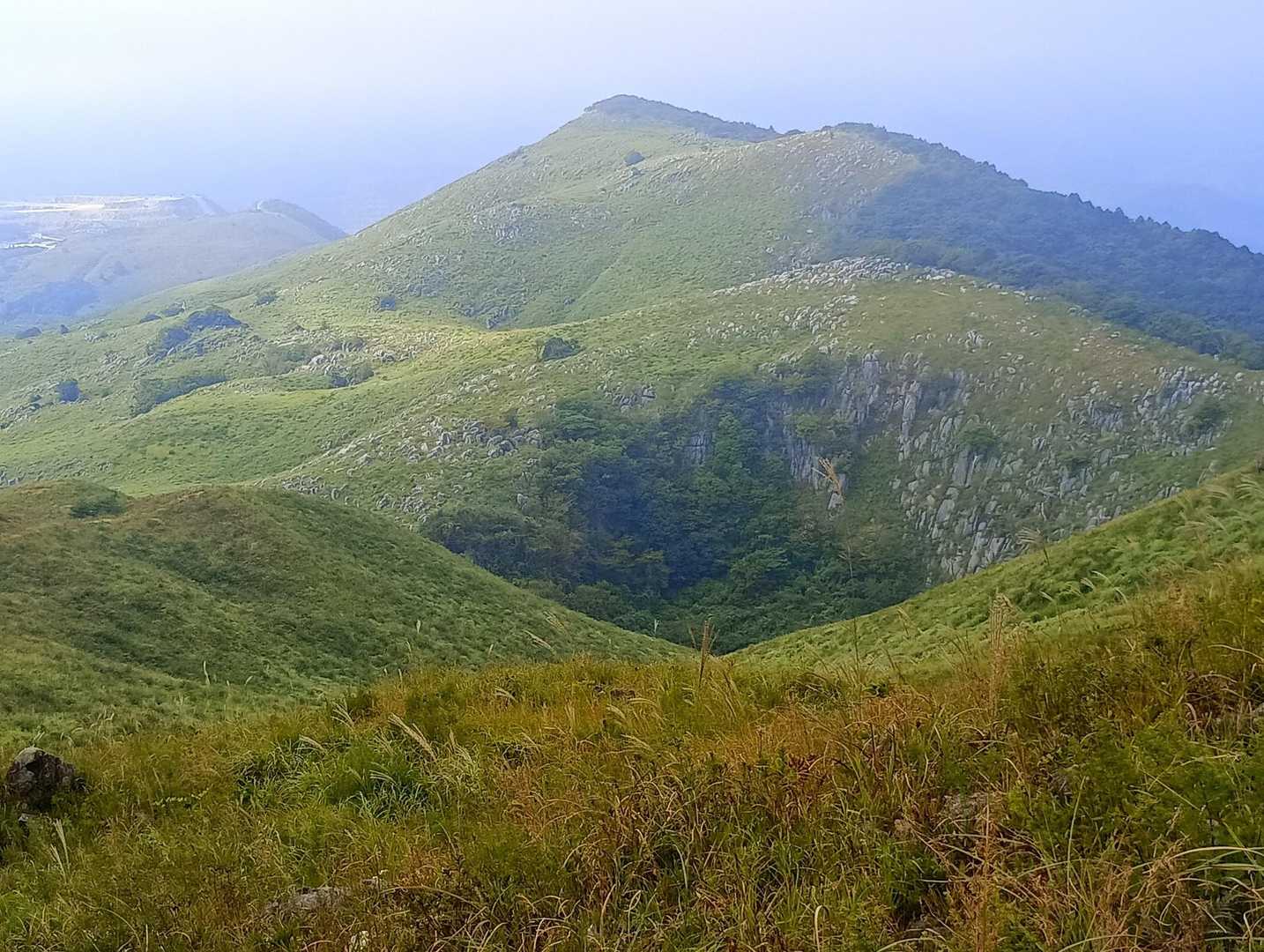 貫山 吹上峠〜平尾台周回コースの写真