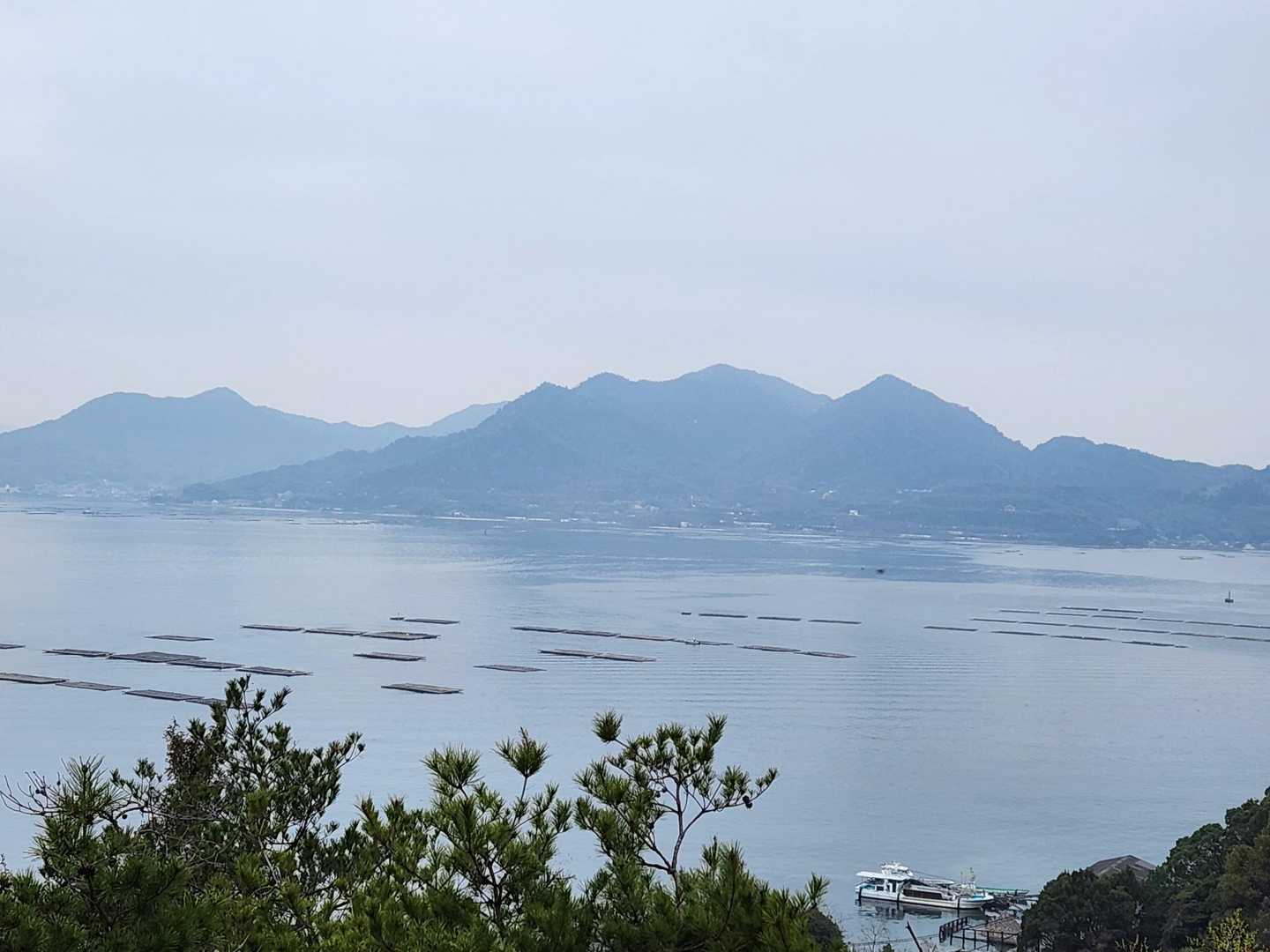 瀬戸内だねぇー霞んでるけど