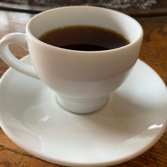食後のコーヒー☕️

そしてこの後温泉入ったが、、、♨️

これまた最高😂😂😂
優しい硫黄の温泉で、展望も良くてもう、、
ここが山小屋なんて信じられない😭