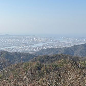 紀ノ川が見える！今回のルートは大阪府と和歌山県の県境だもんねえ。
それにしても、和歌山市って栄えていますね。