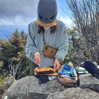 ここで周回に備えて長めの休憩です
同行者さまがケーキとお茶をふるまってくれました
ここまで持ってきてくれてありがとうございます！