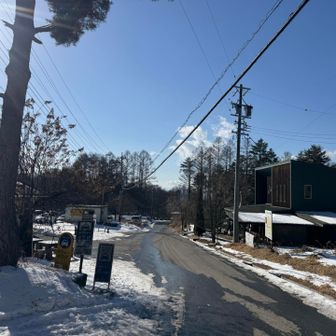 街との境界であるこの場所まで戻ってきた。
赤岳には行けなかったから・・・ご褒美なんてものがあってはいけない気持ちもあったが・・・早く下山出来たから・・・