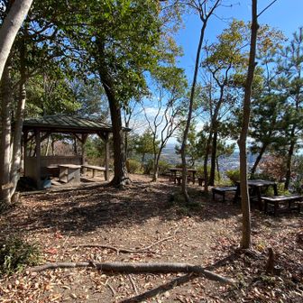 大日山到着⛰️
ココは東屋もありとても良き👍