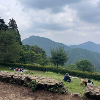 あそこが日の出山？遠くね？
