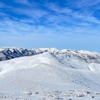 平標と苗場山
このアングルも見たかったヤツ