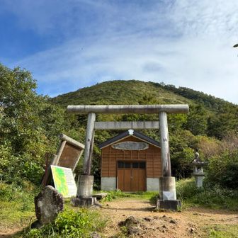 神社でおやつ休憩🍘