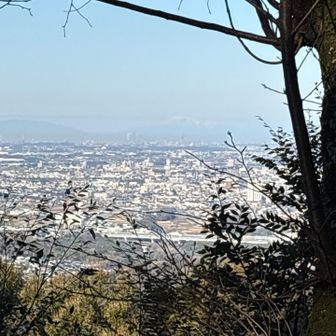 名駅も、伊吹山も澄んで見えるよと、二人組のじい様のガイダンスいただきました〜