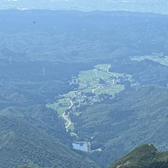 貯水池が見えます。
あちら側の登山口からもいつか登ってみたい👀