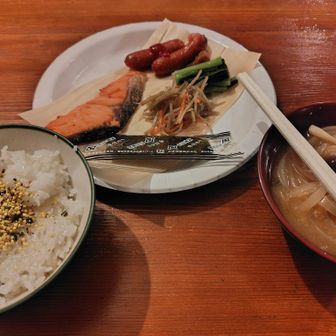朝御飯満足の民