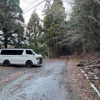 林道の途中に停められます