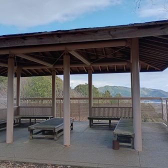 第2東屋。第33番目雪蹊寺の上にあります。