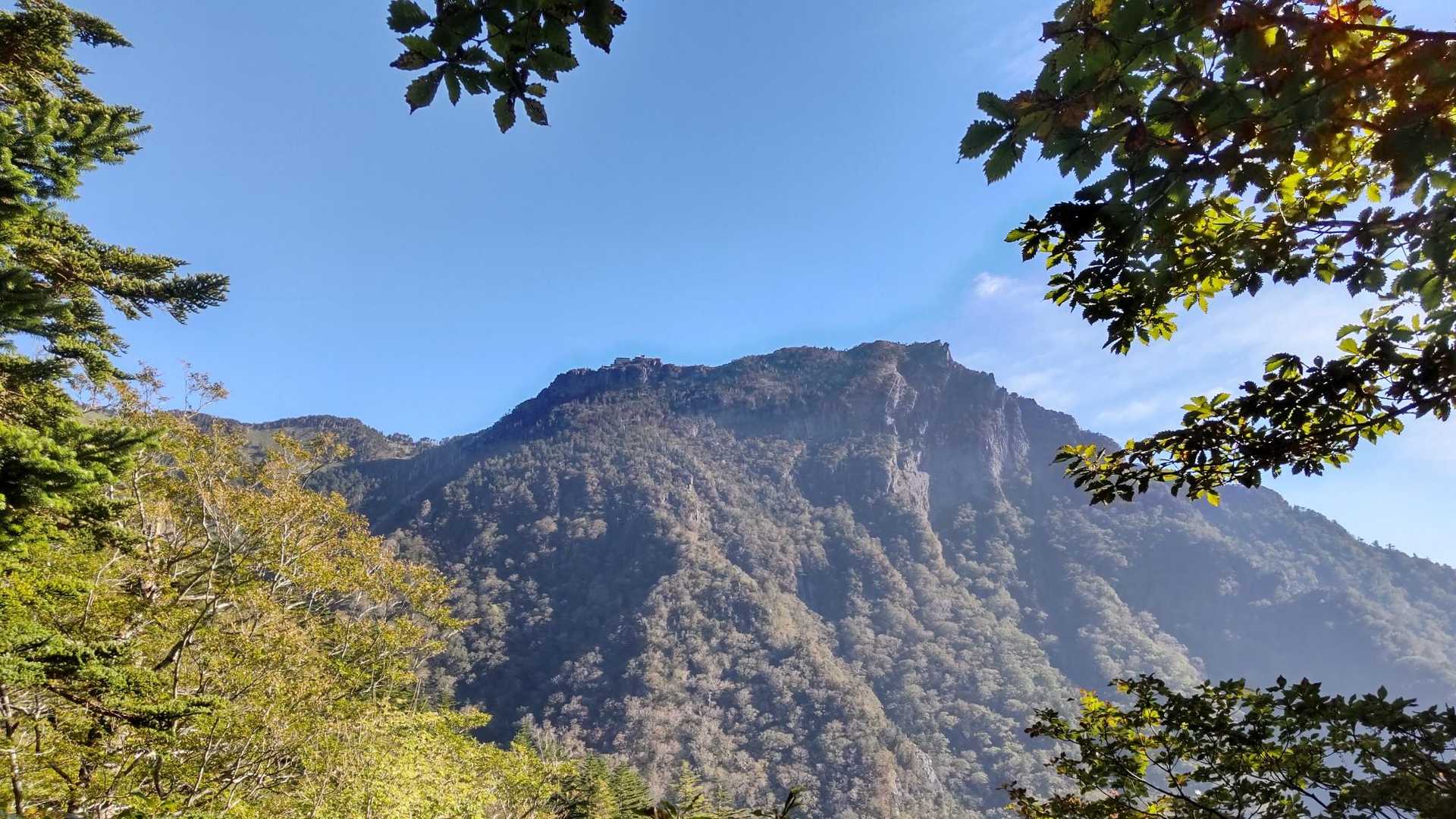 石鎚山が見えてきました。