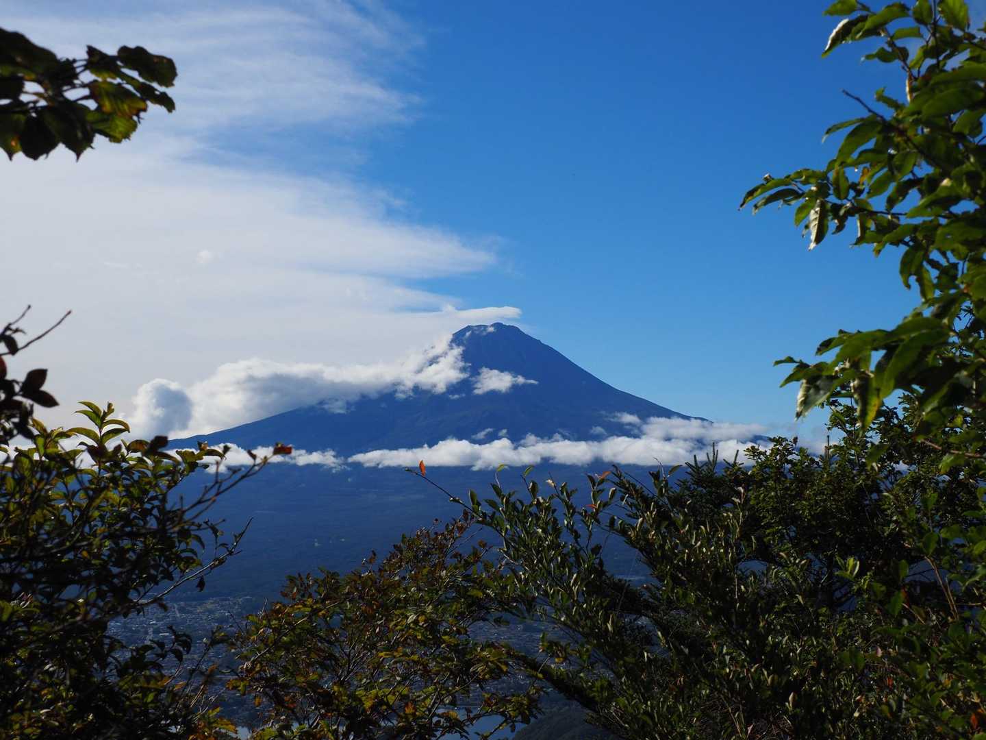 なんか空が白っぽく
富士山ビューポイントから急いで覗いたら…
セーフ✨
見えました🤩