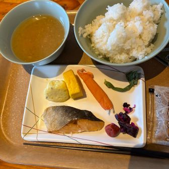 朝食　お腹空いて大盛り😋