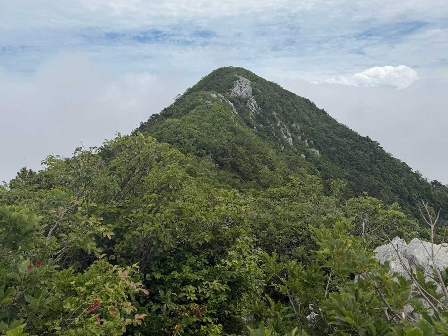 黒姫岳の山頂が見えたー‼︎