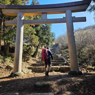 えーまだ石段💦
石段見て愚痴がこぼれる🫢