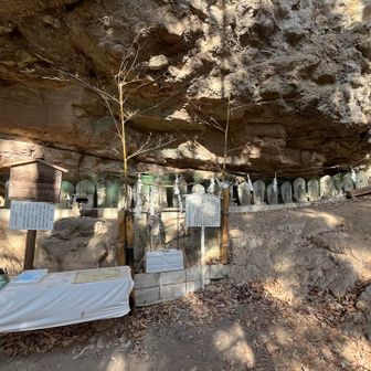 その先には…
義士像が沢山並んでいます🙏