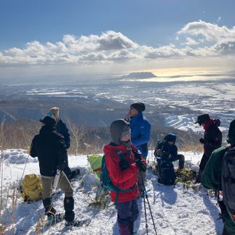 風が強いので写真撮ってすぐ下山