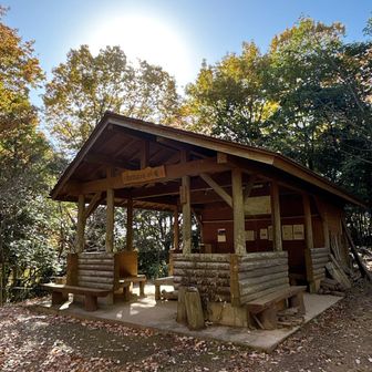 ここで休憩してる人もいた