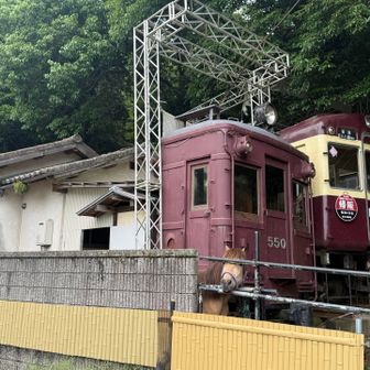 下山後は、吉川八幡神社に参拝。阪急電鉄の最古の車両のオブジェらしいです