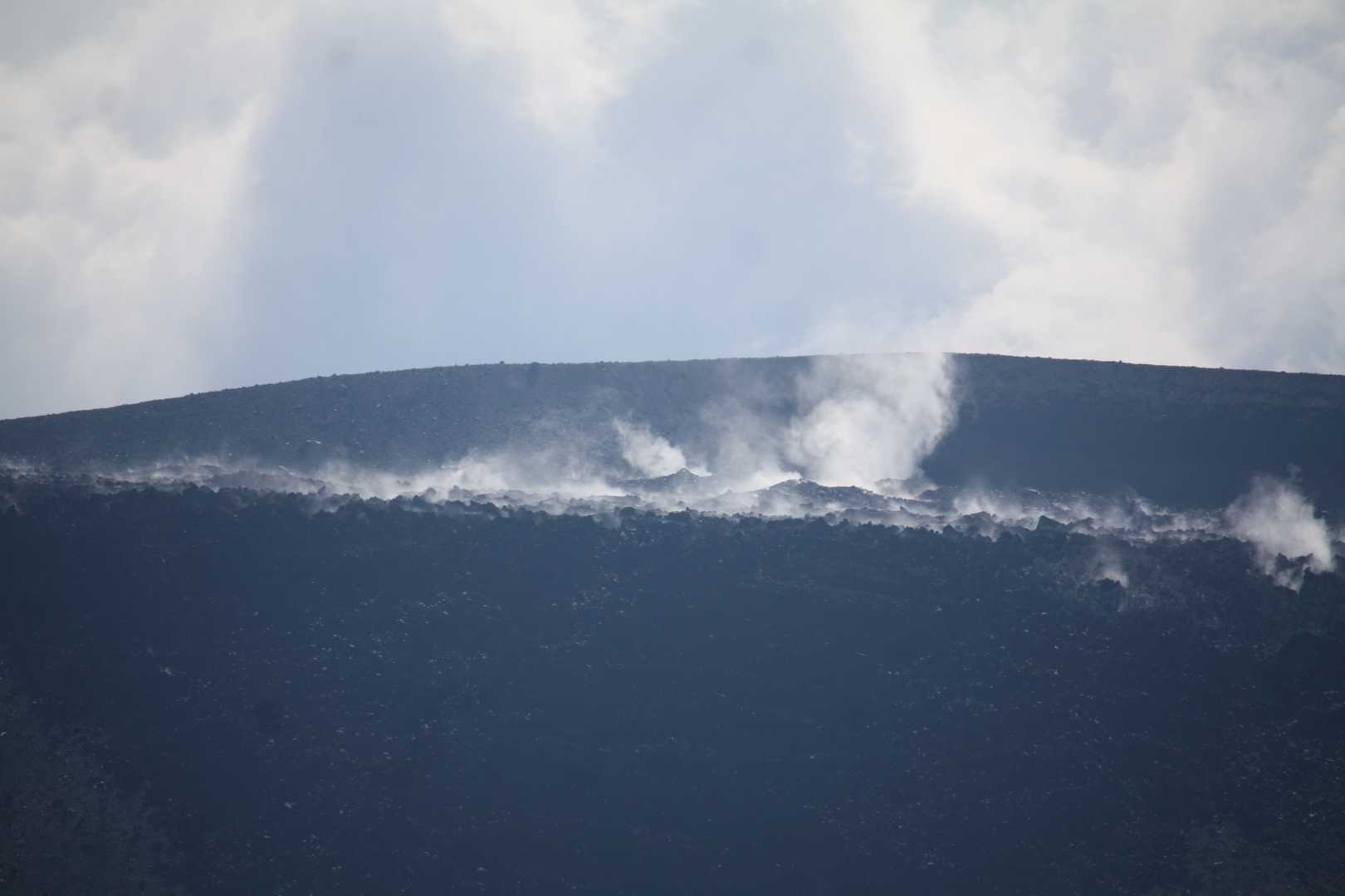 新燃岳　元気です