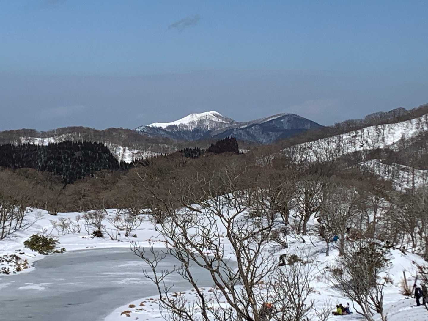 冴え冴えと
小女郎が池と武奈ヶ岳
