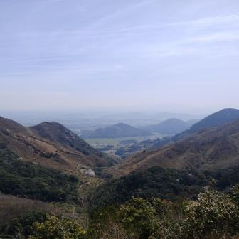 九州自然歩道のルートの途中に、1本だけ桜が咲いてます🌸
その時歩いた日記は
https://yamap.com/activities/31031144

さて、お腹もすいたし戻ろうかな。