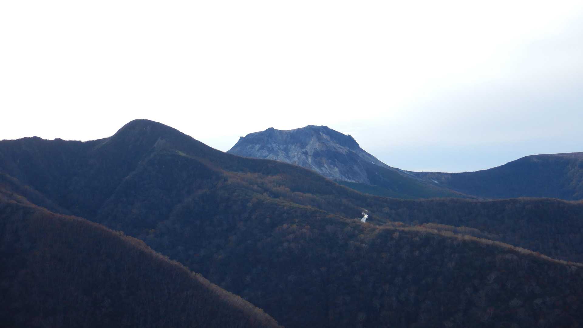 振り返ると茶臼岳や、